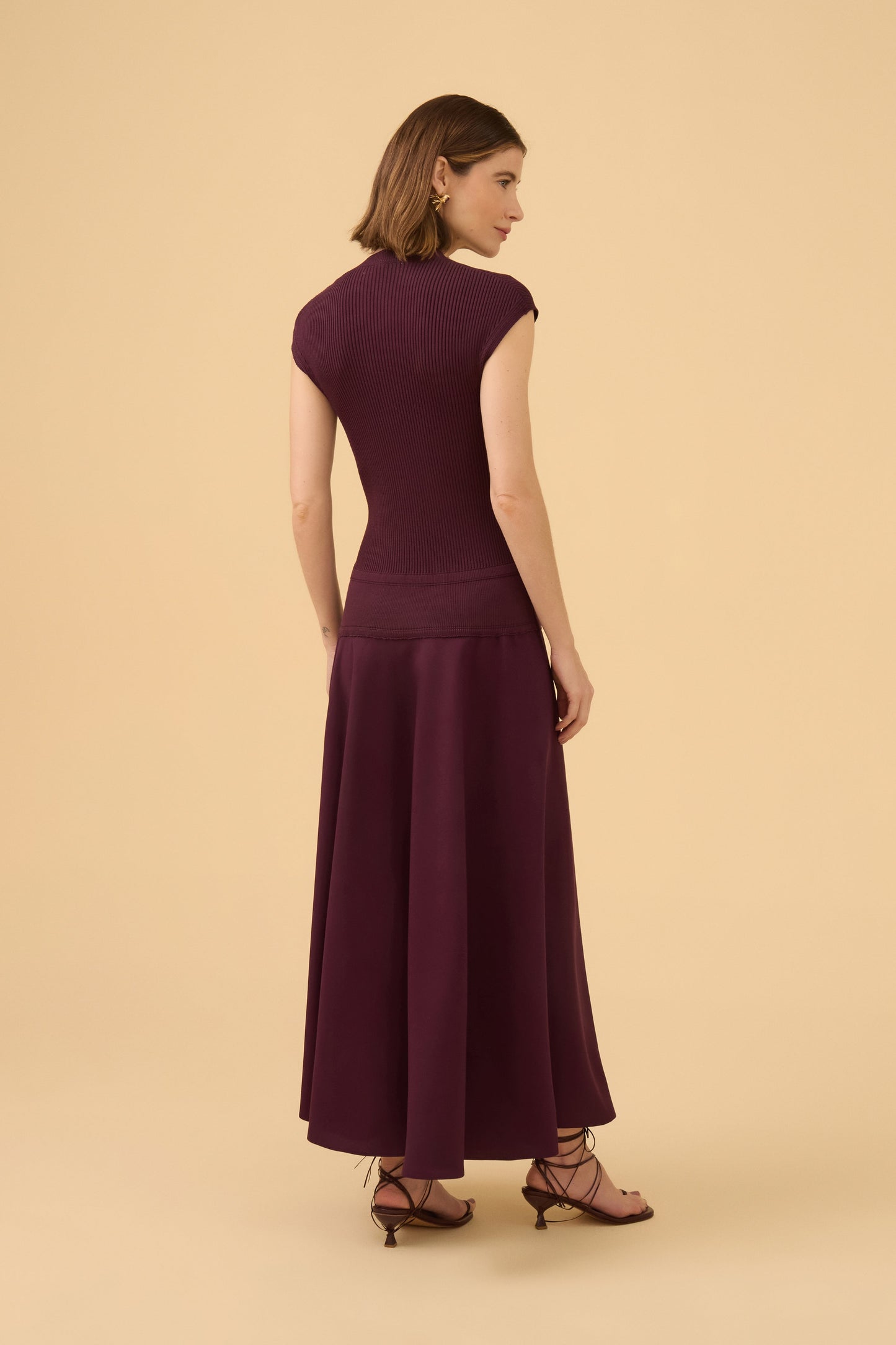 Vestido Midi Corpo Tricot Saia Em Tecido Ameixa