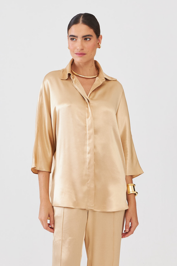 Camisa Morcego Em Tecido Satin Trigo