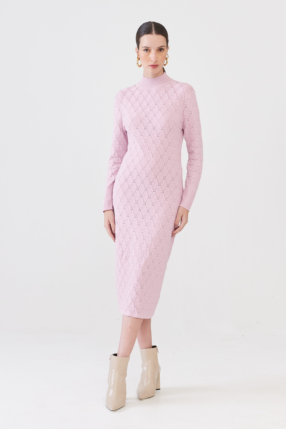 Vestido Longo Gola Alta Em Tricot Rendado Rosa Lilac