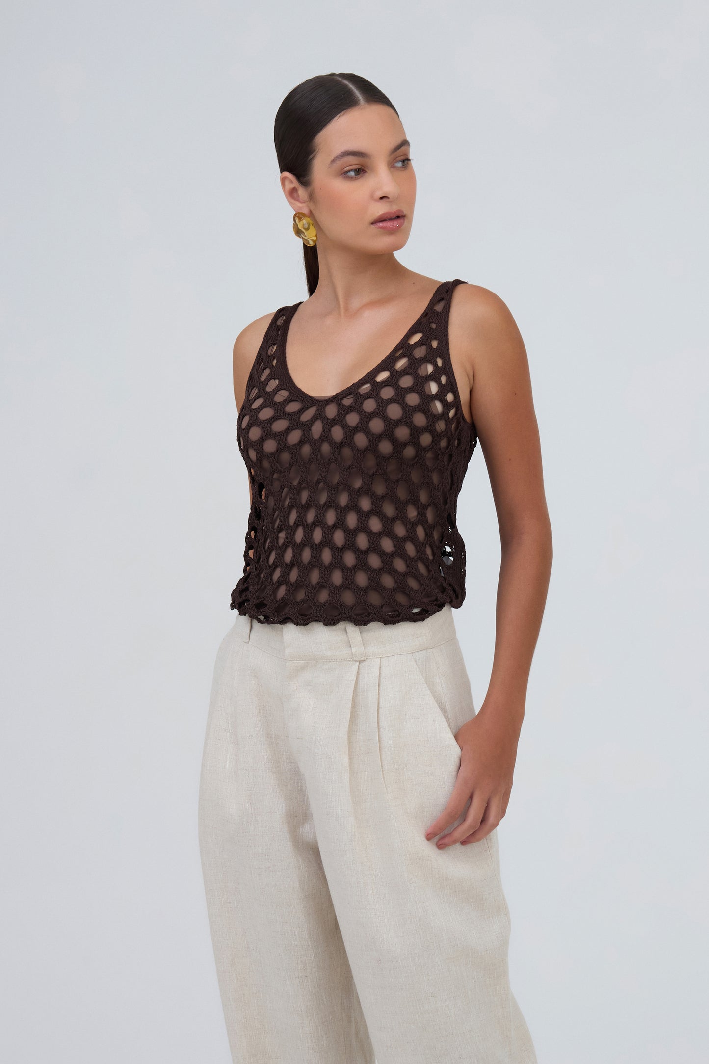 Regata Cropped Furos Em Tricot Avelã