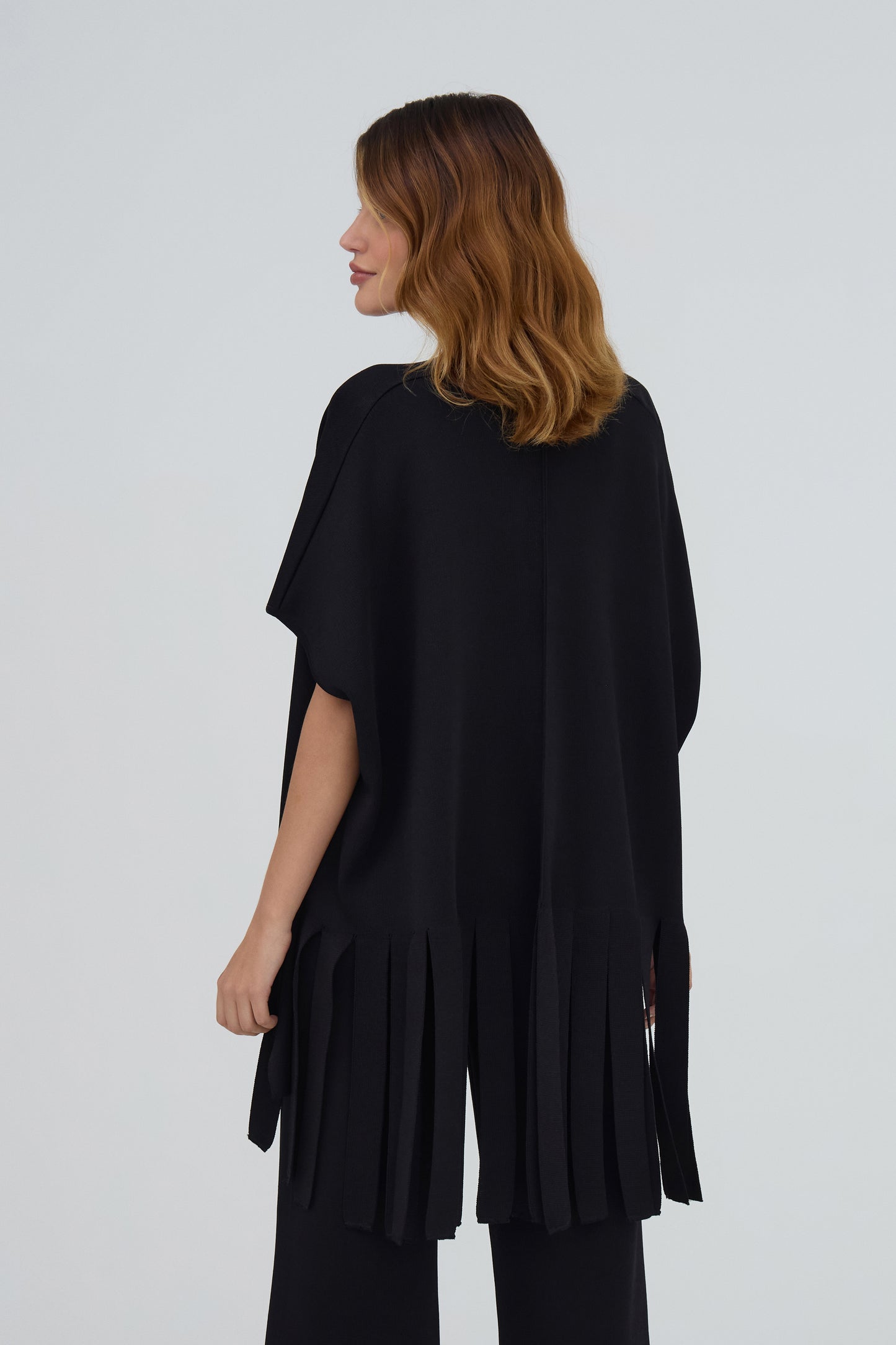 Kimono Franjas Em Tricot Preto