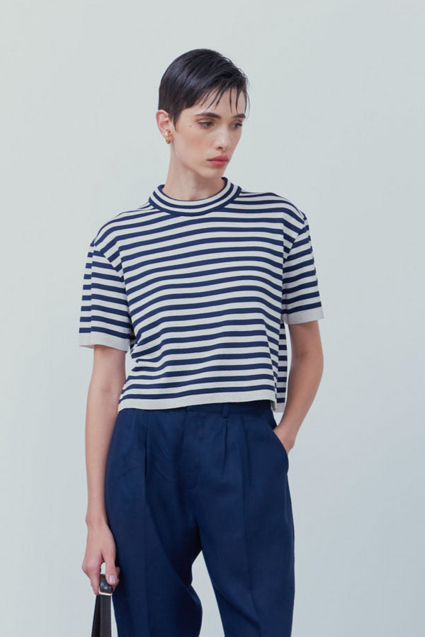 Blusa Manga Curta Listrada Em Tricot
