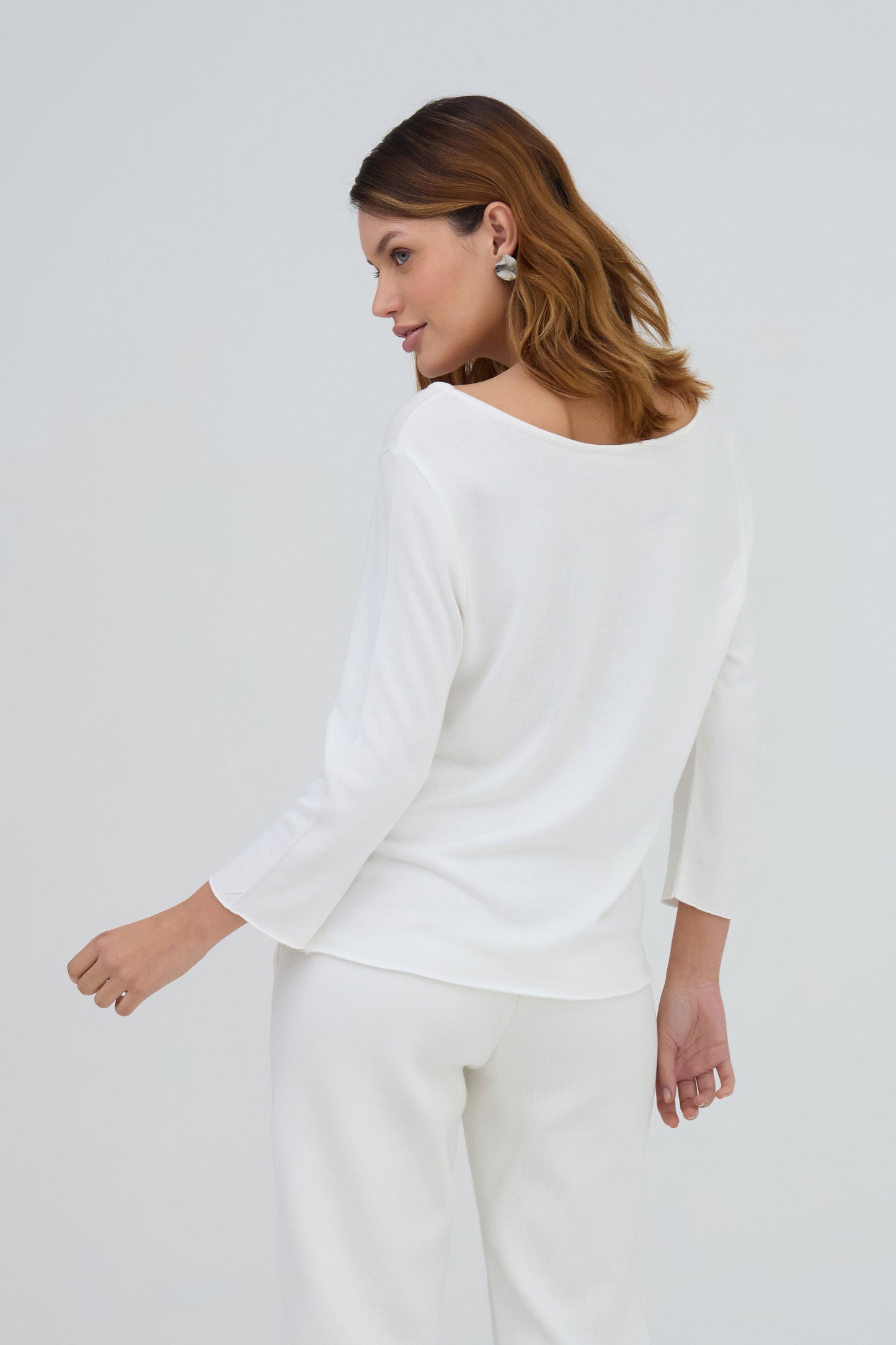 Blusa Manga Longa Decote Canoa Em Tricot Off White