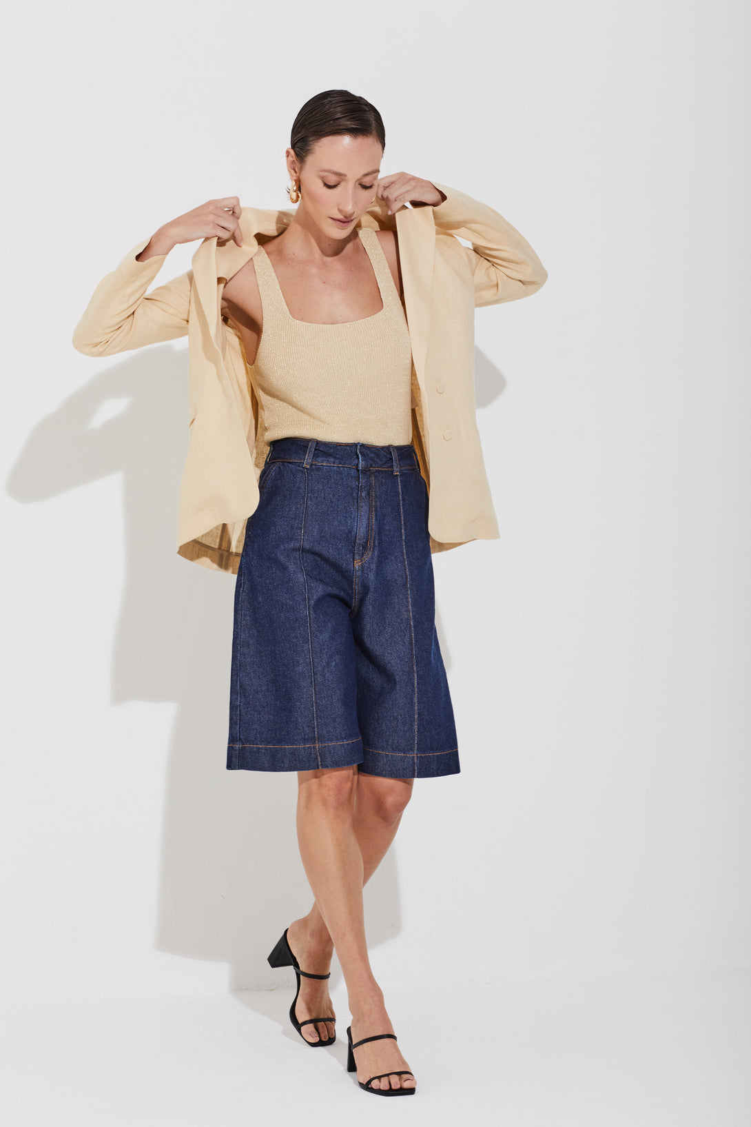 Bermuda Alfaiataria Jeans Escuro
