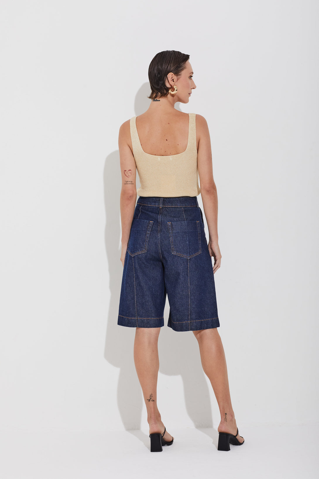 Bermuda Alfaiataria Jeans Escuro