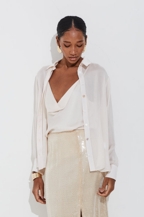 Camisa Em Georgette Leve Com Pregas Costas Marfim