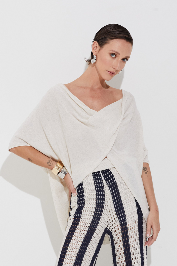 Blusa Ampla Decote Torcido Viscolinho