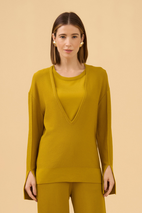 Blusa Ampla Decote V Canelada Em Tricot Azeite
