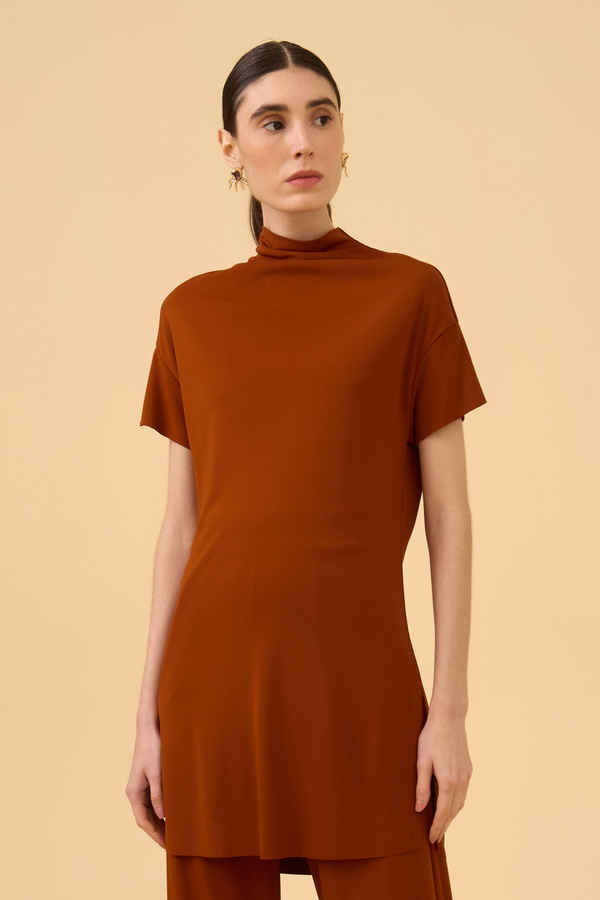 Blusa Alongada Gola Alta Em Malha Light Brown