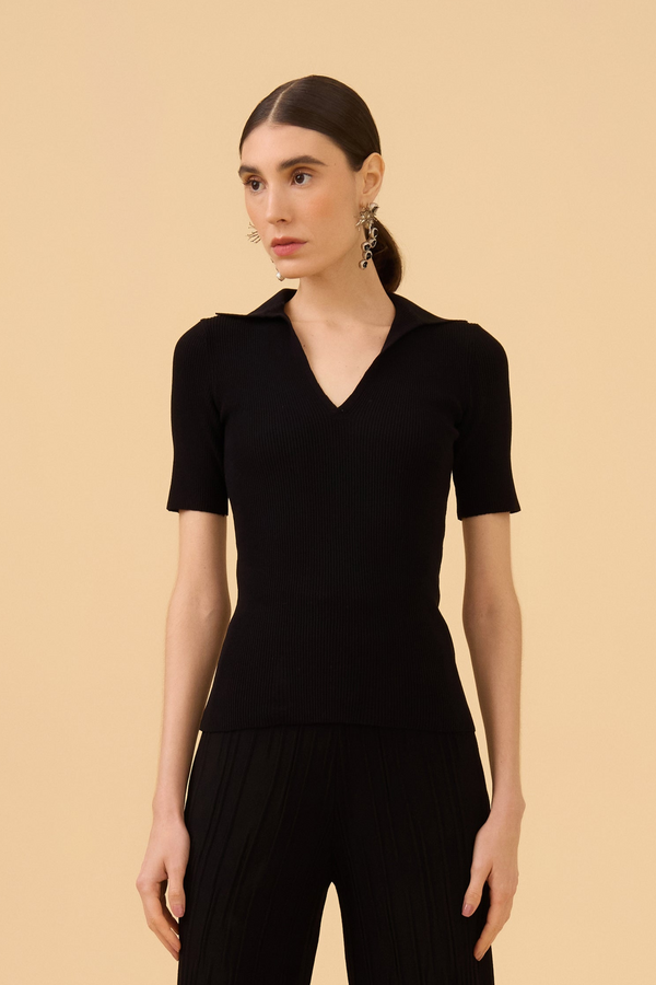 Blusa Manga Curta Com Gola Em Tricot Preto