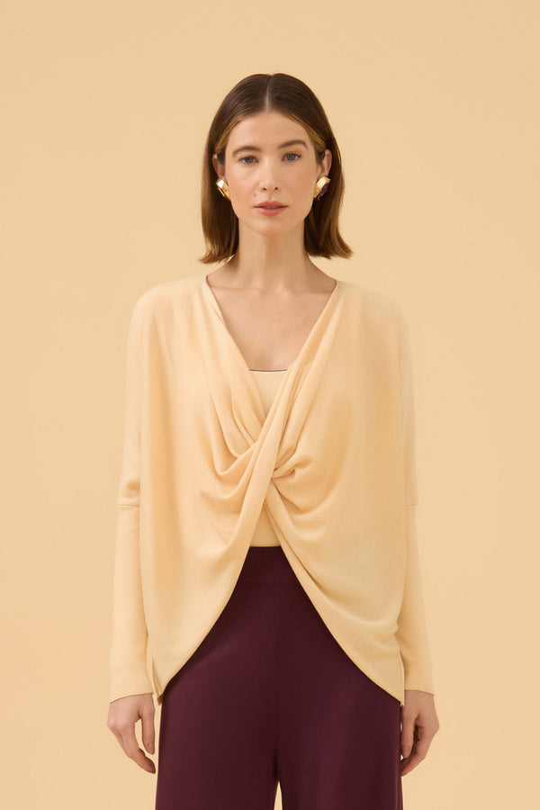Blusa Ampla Decote Torcido Em Tricot Bege Champagne