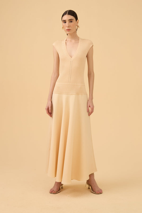 Vestido Midi Corpo Tricot Saia Em Tecido Bege Champagne
