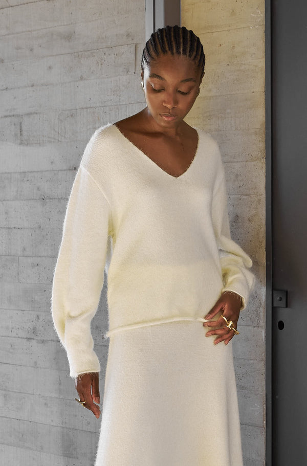 Blusa Decote V Manga Pregas Em Tricot Amarelo Light
