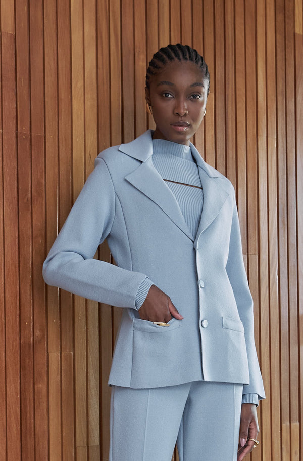 Blazer Estruturado Em Tricot Strech Com Bolsos Azul Pó