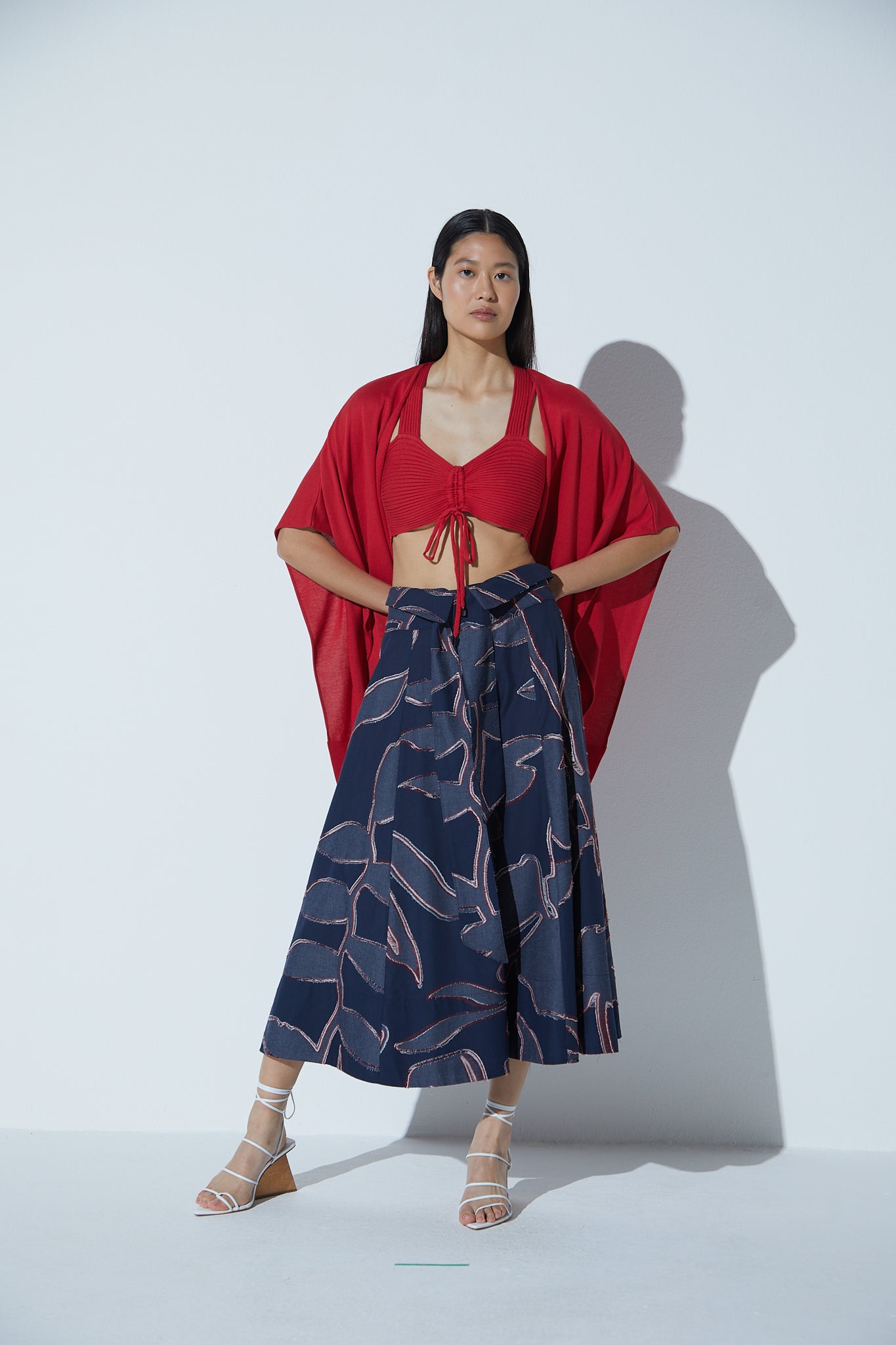 Colete Em Tricot Com Amarração Vermelho